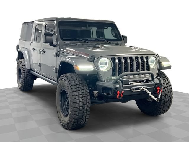 2021 Jeep Gladiator Rubicon 4x4 in Gray — front three-quarter view