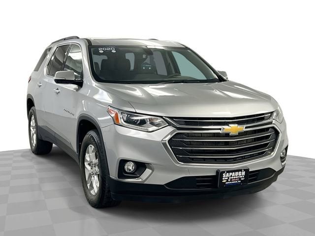 2020 Chevrolet Traverse LT Cloth in Silver Ice Metallic — front three-quarter view