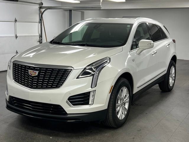 2023 Cadillac XT5 Luxury in Crystal White Tricoat — front three-quarter view
