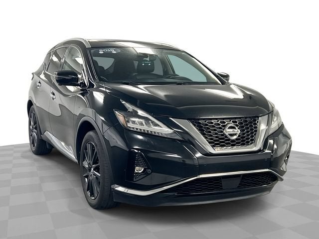 2019 Nissan Murano Platinum in Black — front three-quarter view
