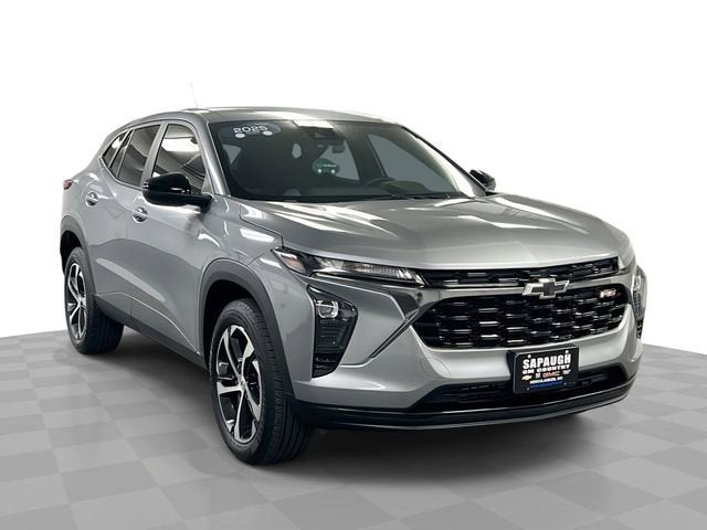 2025 Chevrolet Trax 1RS in Sterling Gray Metallic — front three-quarter view